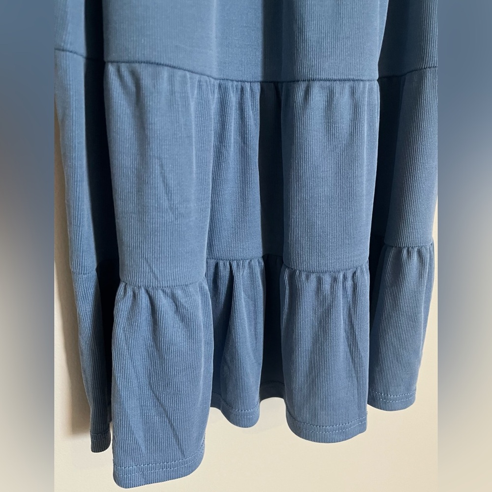 Green Envelope Los Angeles Blue Tiered Tank Flowy Boho Lightweight Top - Picture 6 of 6
